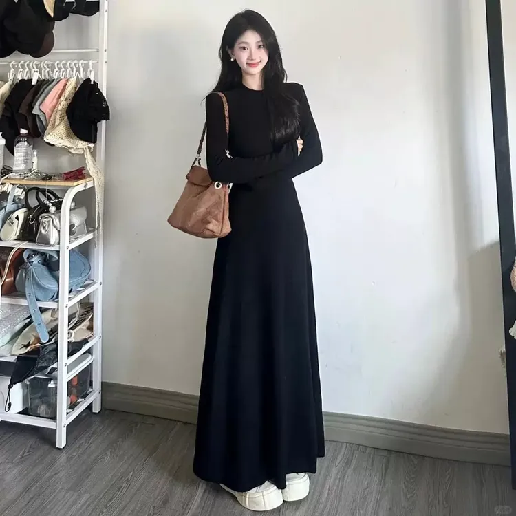2025春秋磨毛黑色长袖显高连衣裙女圆领气质修身显瘦休闲大摆长裙