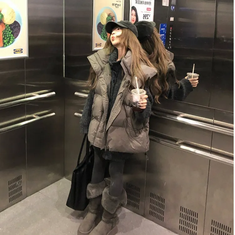 2025新款连帽羽绒马甲女秋冬宽松马夹背心外穿洋气坎肩外套超好看