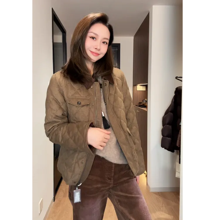 美拉德复古棕色菱格polo领外套女2025年冬季轻薄保暖百搭羽绒服