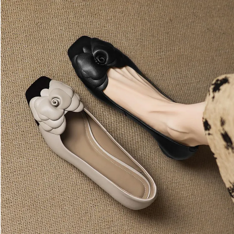 法式小香风中跟拼色山茶花单鞋女夏2025新款粗跟浅口百搭通勤女鞋