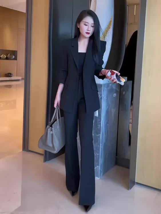 干练气质女装高端黑色西装职业套装春秋冬设计感西服微喇裤两件套