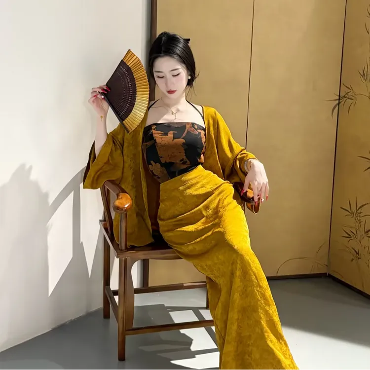 LHMknk1画报夫人原创自制新中式禅意国风缎面慵懒 釉金山三件套