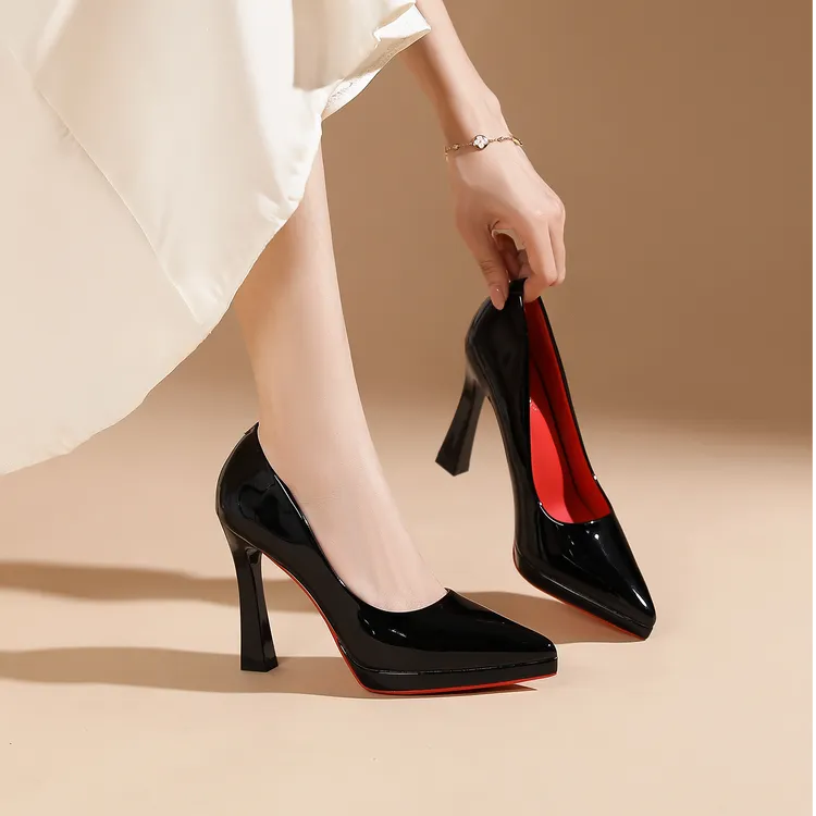 小个子厚底防水台漆皮粗跟红底御姐气质礼仪走秀职业黑色高跟单鞋