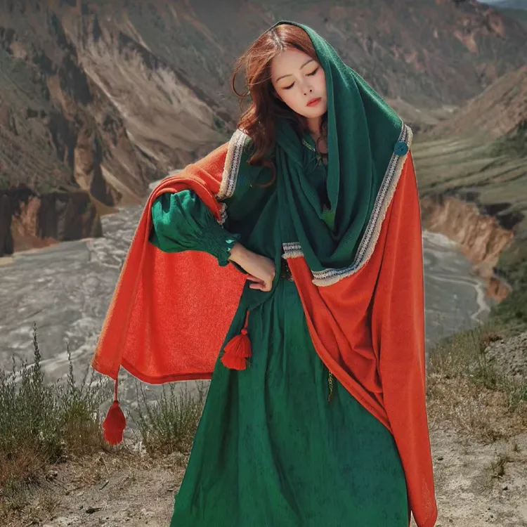 【董艺旅行穿搭】远方的田野·民族风披肩斗篷新疆青甘云南西藏旅拍