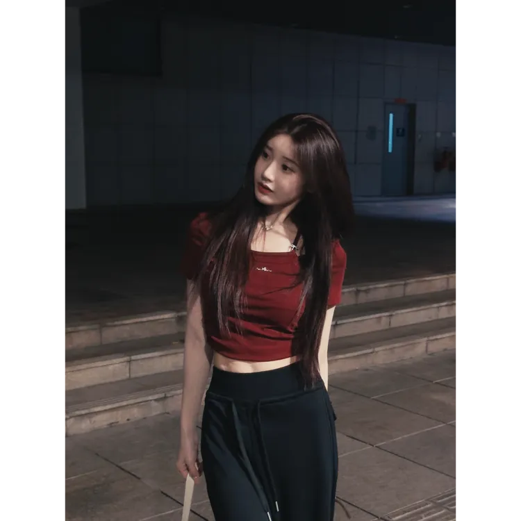 妖精的美美 【蝴蝶西施】显瘦辣妹修身短袖T恤