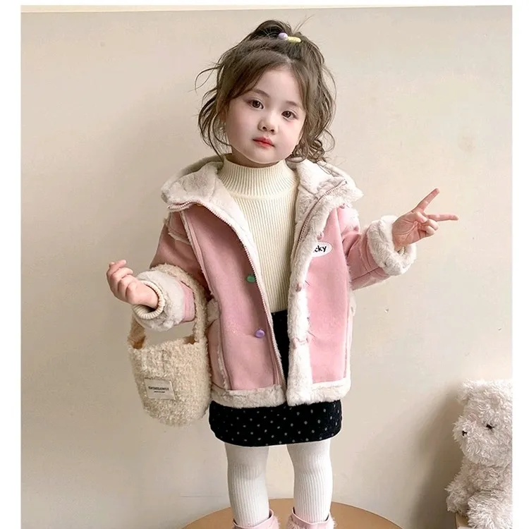 女童加绒外套秋冬款2025新款女宝宝冬季皮毛一体上衣儿童冬装衣服