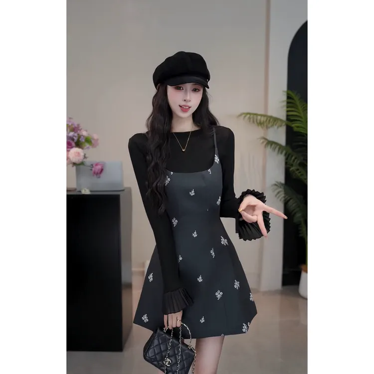 YUANLIANSU/圆脸酥【轻风漫舞】法式打底衫+时尚吊带连衣裙两件套女