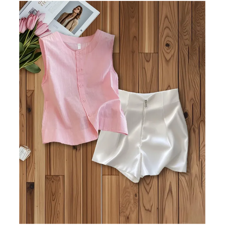 2025气质穿搭一整套时尚老钱风极简洋气显瘦上衣高腰a字短裤女装