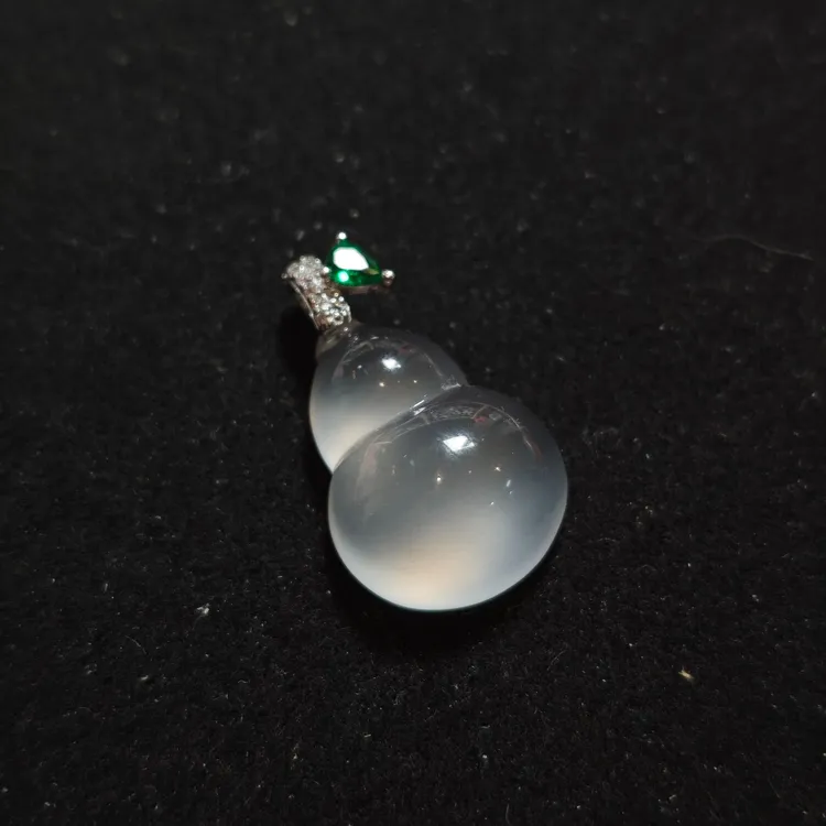 ＜石韵Tｏｎｅ＞｛福娃｝天然俄料石英质玉ｓ925银镀18ｋ葫芦吊坠