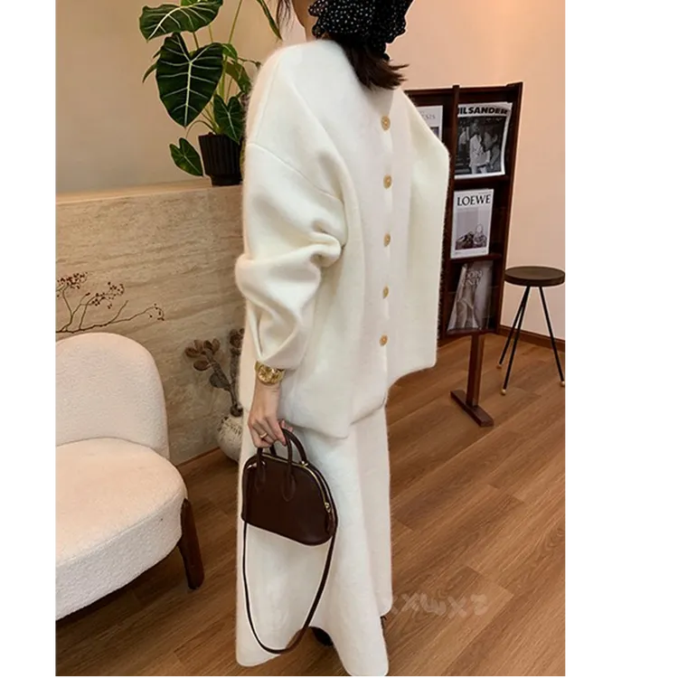 法式设计感后背扣子慵懒风宽松套头软糯毛衣裙子毛衣上衣两件套女