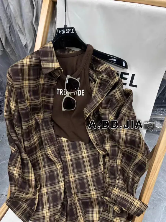 韩版早秋新款百搭显瘦字母吊带背心+格纹衬衫长袖衬衣两件套91351