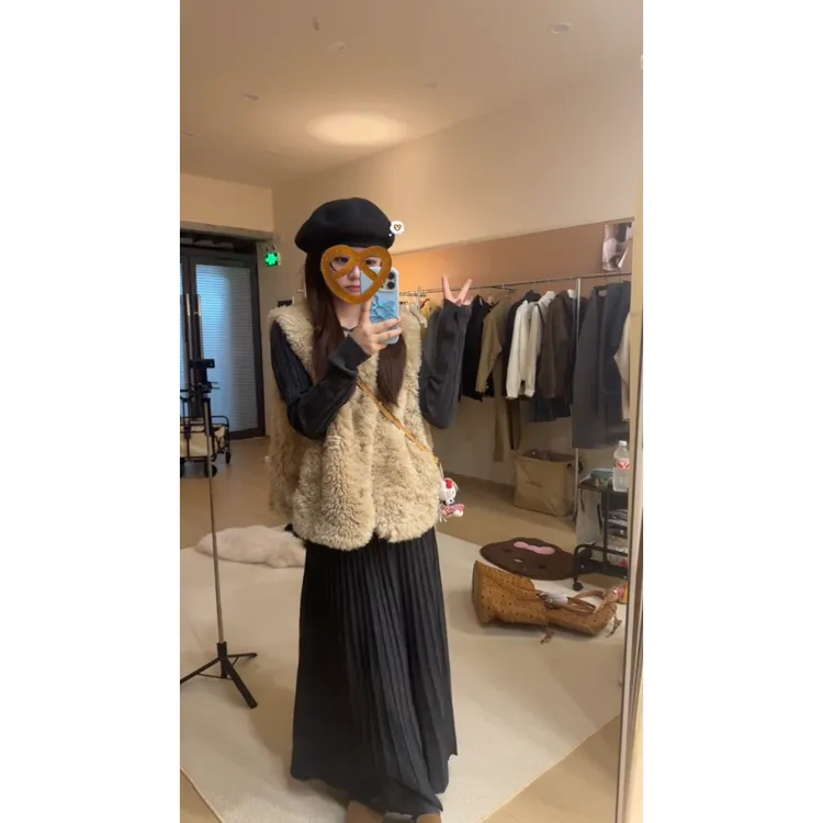 MARIE.COCO秋冬马甲搭配不费力气穿搭仿羊羔毛立领马甲气质连衣裙