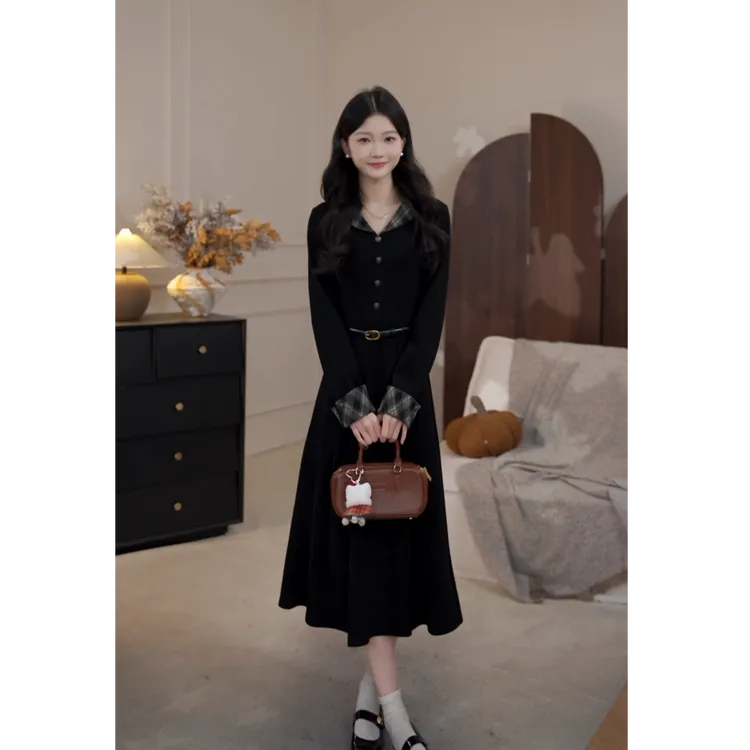 鹿向南「浪漫如旧」法式复古气质女秋冬新款黑色收腰连衣裙