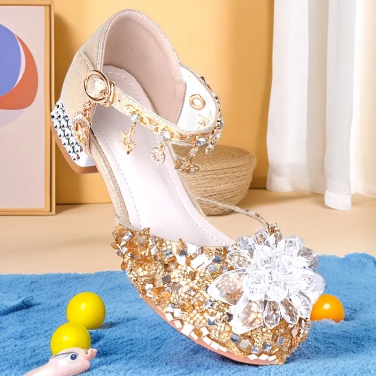 妈妈们快锁单！穿上这双“水晶鞋”你家宝贝就是幼儿园汇演的C位主角