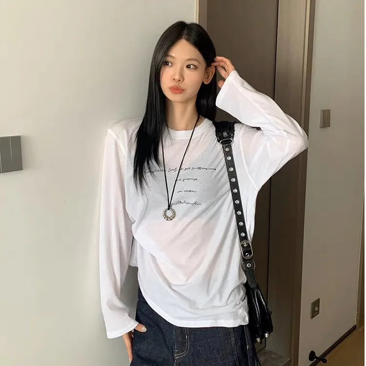 2025春时尚新款韩系显瘦小众上衣休闲百搭牛仔裤网红洋气炸街女装