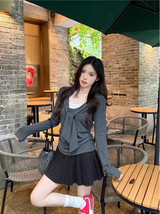 韩系ins时髦小众设计感U领假两件修身长袖T恤衫女LYFS02