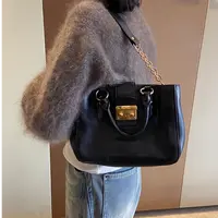 95新 MIU MIU/缪缪 miumiu/黑色手提包/F3FY02604024/4024