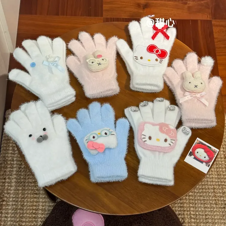 HelloKitty~可爱毛绒手套秋冬闪钻五指分指骑行可爱保暖针织手套