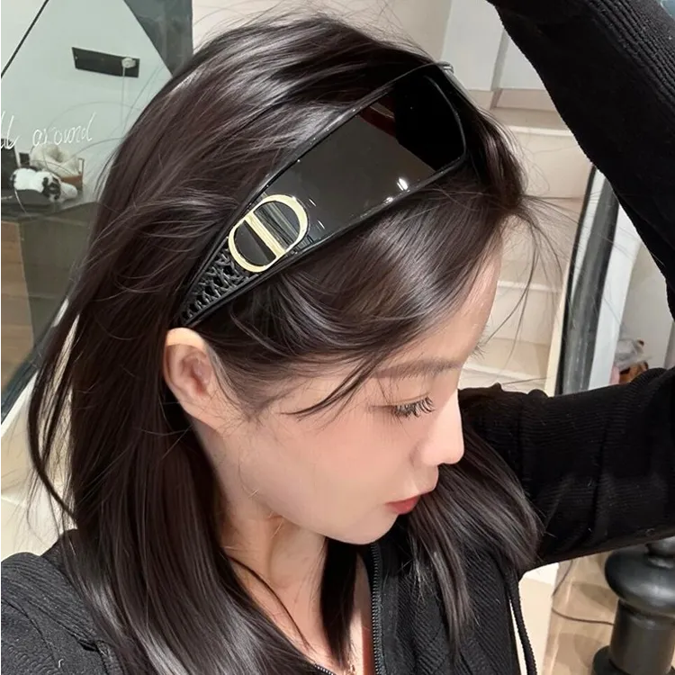 2025新款发箍墨镜女高额顶二合一太阳镜防紫外线网红时髦拍照高级