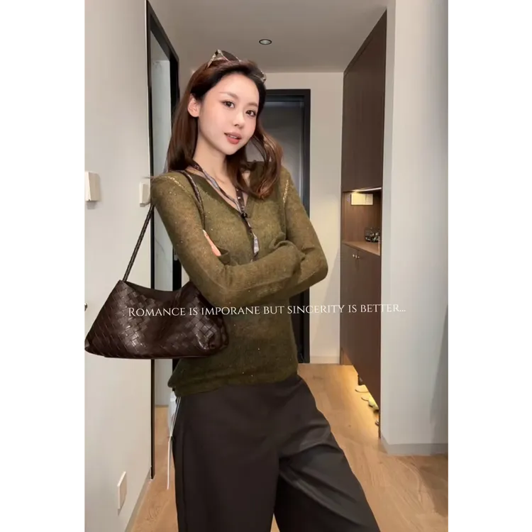 韩系轻熟风简约V领长袖针织衫女25早秋气质修身显瘦内搭上衣