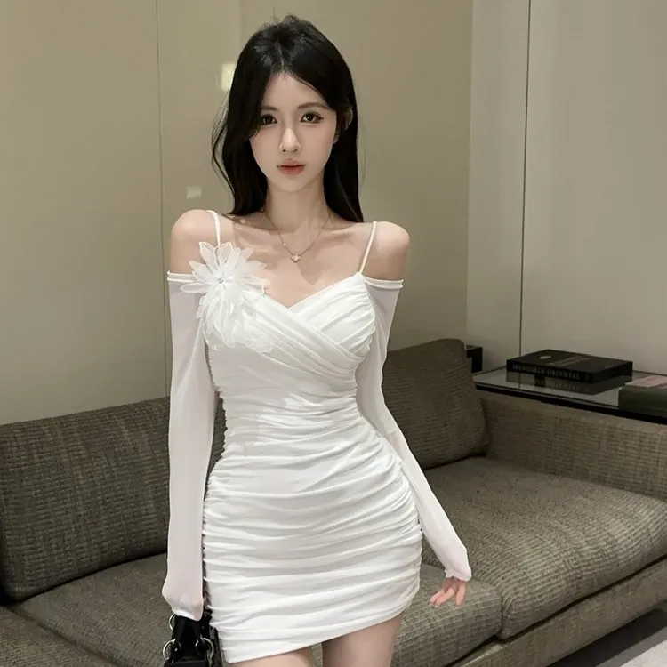 性感网纱露肩花朵拼接吊带连衣裙女装设计感时尚炸街紧身包臀短裙