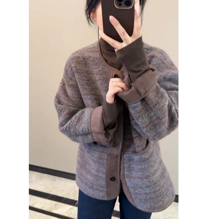 今年秋冬超火爆款穿搭休闲2025新款韩版复古时尚减龄百搭开衫外套