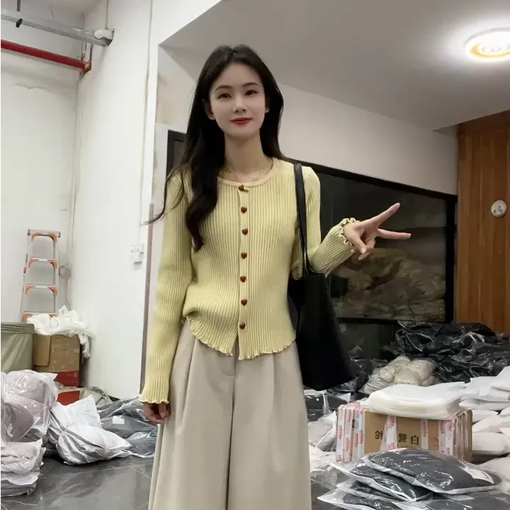 秋冬常规圆领针织喇叭袖法式女装开衫温柔早秋木耳边毛针织衫