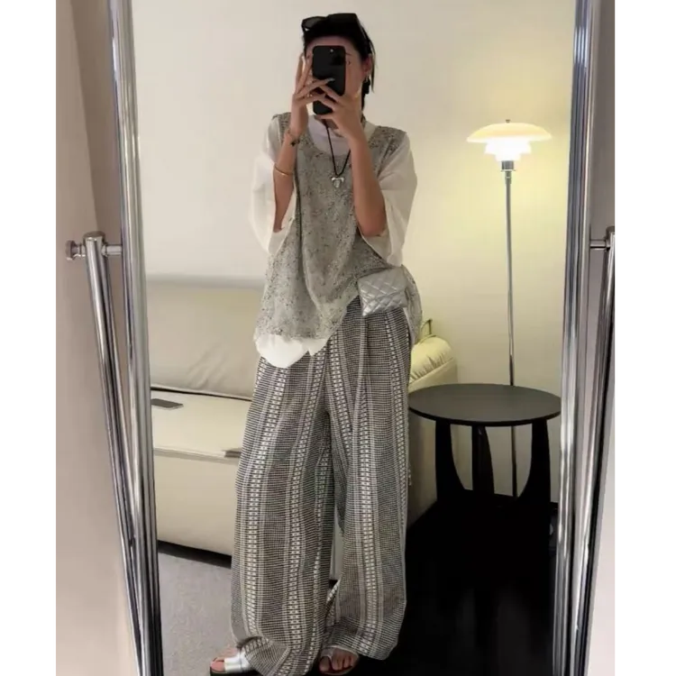 卡卡~春夏设计感网格镂空马甲+宽松大T+格纹慵懒阔腿裤套装99128