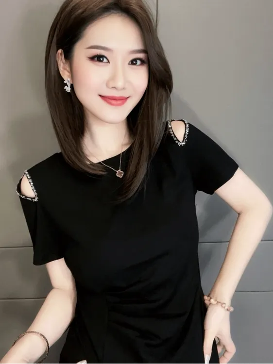 2025新款露肩设计刺绣重工短袖T恤女不规则上衣显瘦遮肉减龄洋气