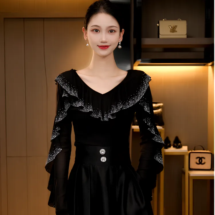 DY25Q-681 春秋冬新款网纱时尚V领镂空重工荷叶边烫钻百搭长袖女