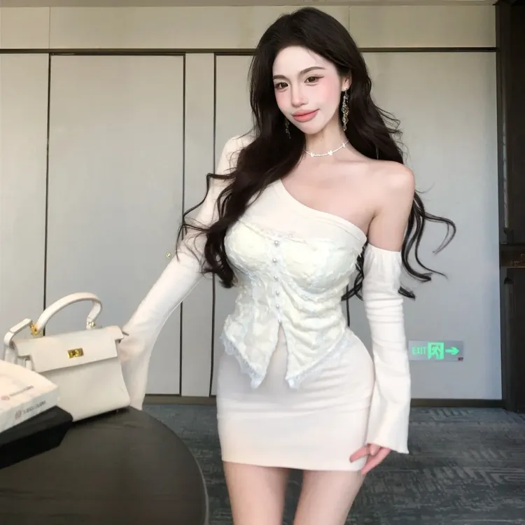 小香风斜肩长袖连衣裙女秋冬纯欲性感包臀裙叠穿抹胸套装两件套