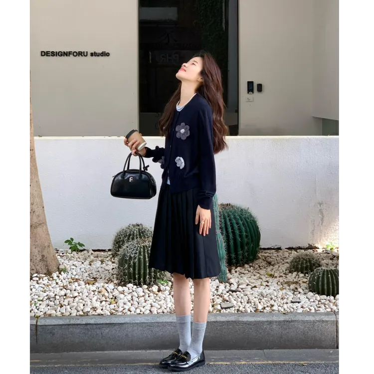 MARIE.COCO韩系小香风藏蓝花朵针织衫巨好看早秋穿搭一整套JK裙子