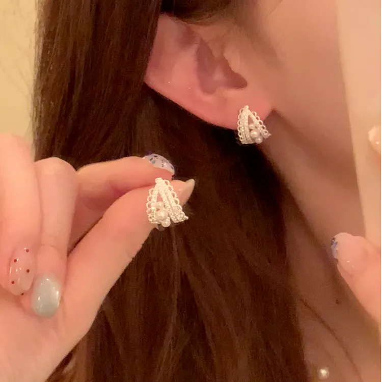 铜合金仿珍珠耳饰 秋冬气质蕾丝花边珠珠耳环女法式轻奢耳针耳饰