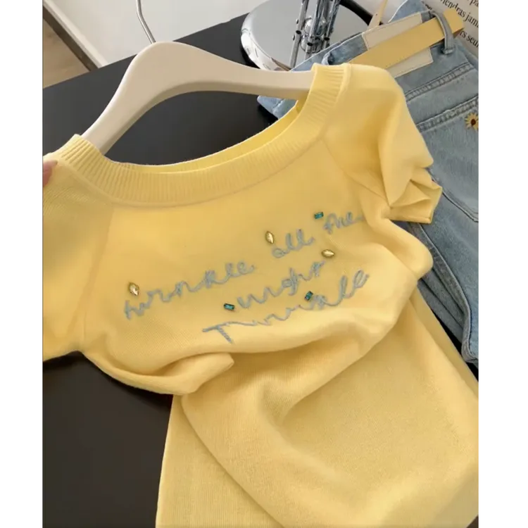 AMI.FS 2025新款修身显瘦气质休闲时尚宽松圆领设计感上衣