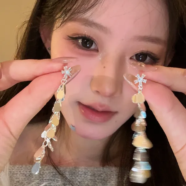 锌合金耳饰 雪花亮片流苏耳钉时尚设计师长款耳环秋冬高级感耳饰