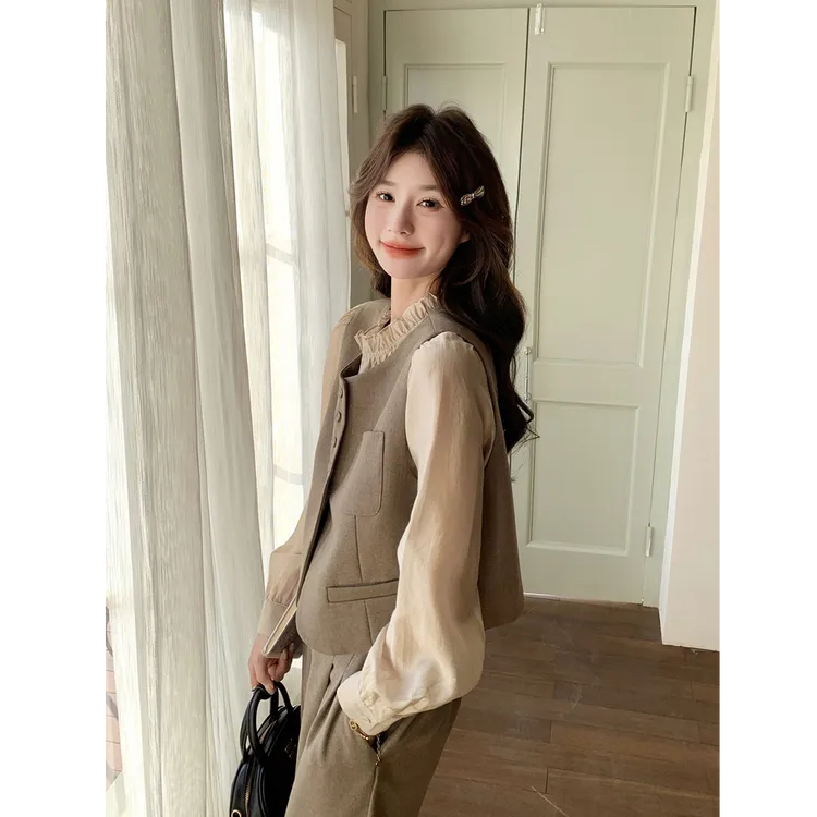 〈纪朵研〉1283高级感显瘦气质打底衫休闲马甲直筒长裤套装早春新款