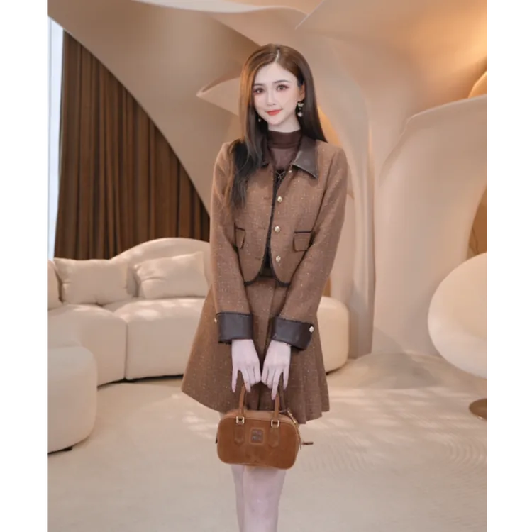 COCO BECCI【苏黎世千金】棕影皮韵小香风套装CFLJC254094