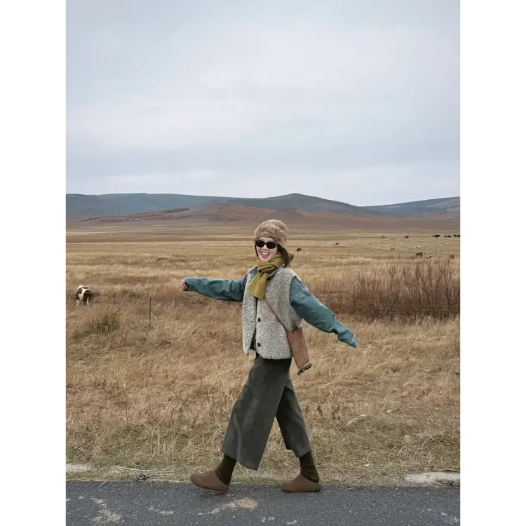 2025秋季新款韩系松弛感穿搭毛毛马甲牛仔衬衫九分裤显瘦三件套装