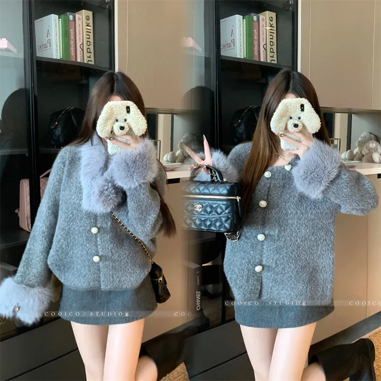 大码女装秋冬胖妹妹雪灰色小香风高级感开衫保暖配围脖短款外套