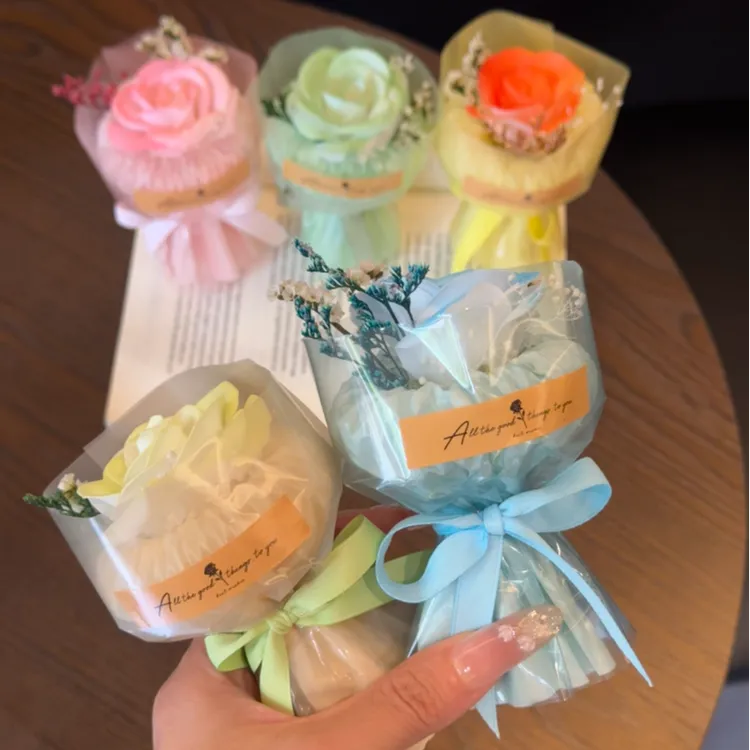 多巴胺碎冰玫瑰永生花见面口袋花束约会小花束汽车内饰品中控台摆