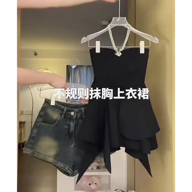 夏季穿搭一整套女2025新款韩版甜辣抹胸上衣时尚牛仔短裤两件套潮