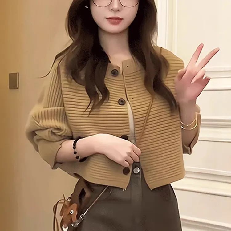 短款针织衫开衫毛衣外套女长袖秋季设计感小个子复古气质百搭上衣