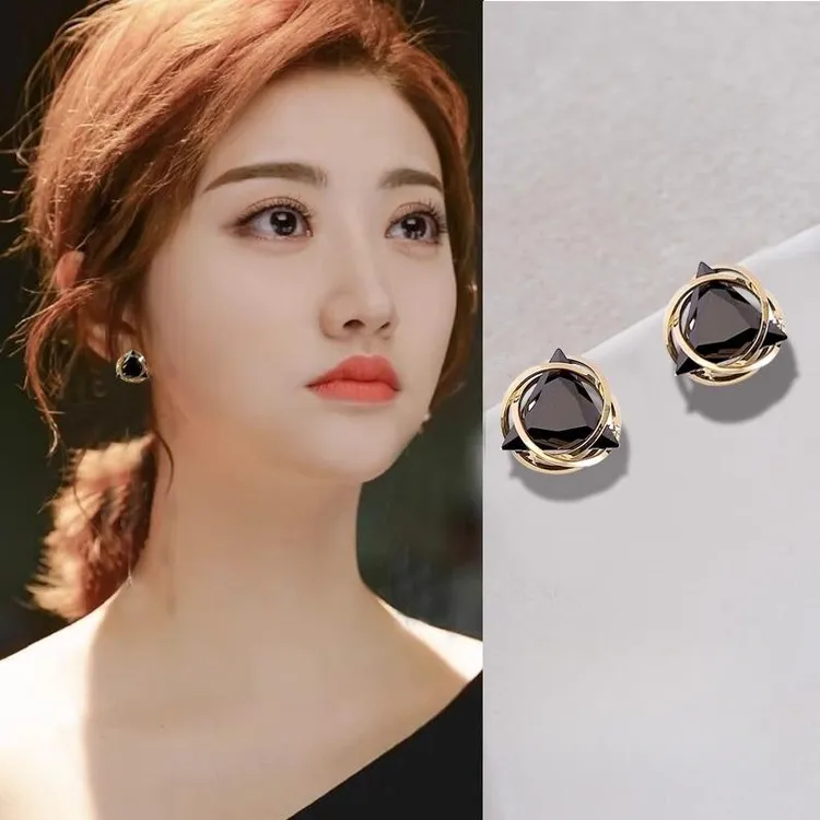 合金锆石耳饰 气质名媛黑色三角耳钉2025新款爆款高级感轻奢时尚商品图