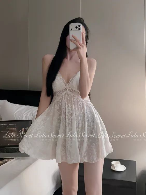 【白月光】璐璐的秘密高定轻奢睡衣2025冬季性感蕾丝新款睡裙