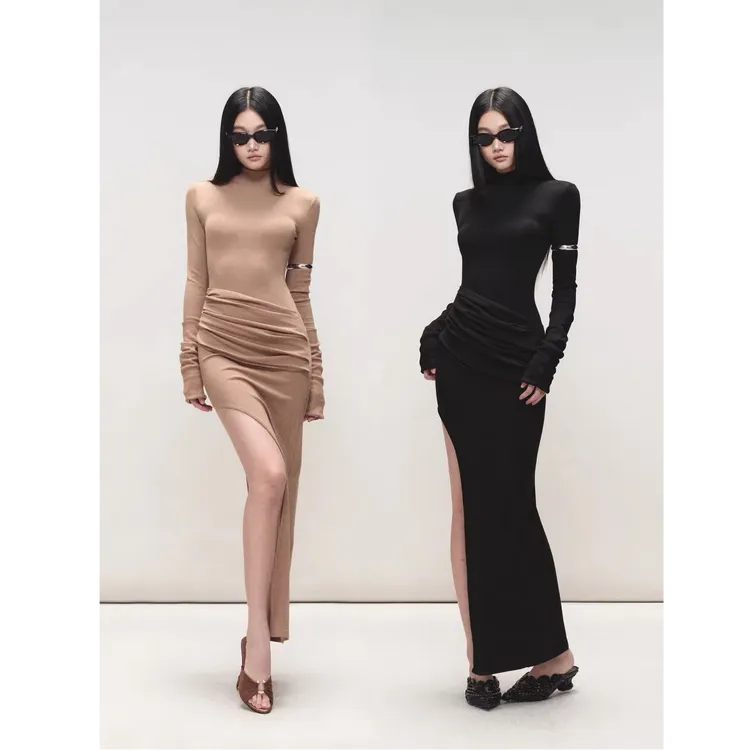 亲肤柔软长袖高领修身针织连衣裙女不规则弹力褶皱包臀长裙