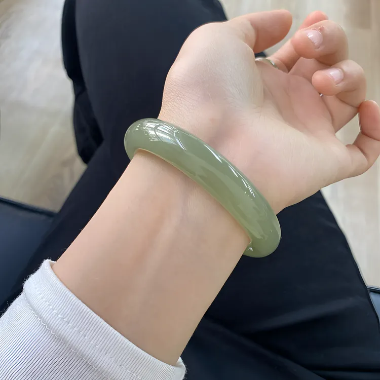  正品女士和田玉手镯湖水绿轮胎款天然青海料福镯玉镯子平安镯
