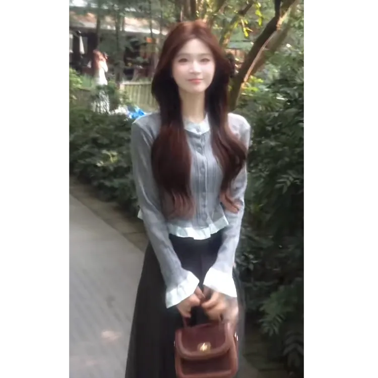 灰色假两件针织开衫女2025设计感拼接荷叶边短上衣长裙套装-148