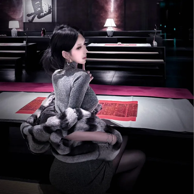 2025春季新款ins纯欲性感辣妹风圆领连衣裙女收腰显身材包臀短裙