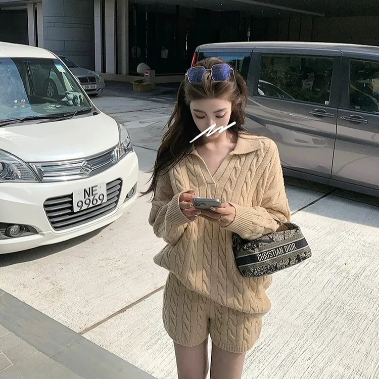 高奢感麻花毛衣套装女秋冬新款慵懒风宽松百搭针织短裤两件套洋气