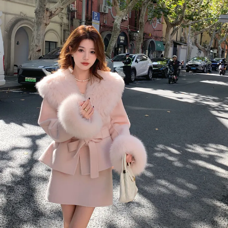 富家千金时尚百搭套装女秋冬新款减龄显嫩长袖外套半身裙两件套潮